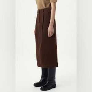 Vintage High-Waist Brown Midi Skirt with Clean Front Pleat